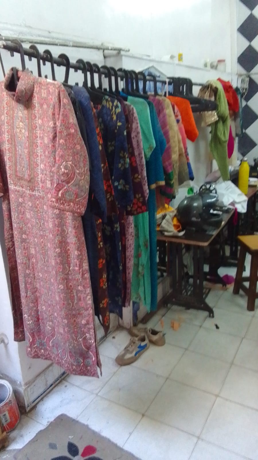 ROOPSI TAILORS & BOUTIQUE 